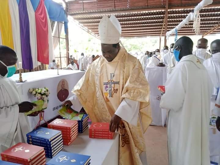 Catholic Diocese of Tombura-Yambio Launches New Testament Bible in Pazande Language