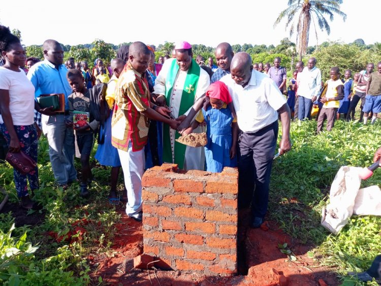 Bishop Commissions construction of Eight Classrooms in Maridi