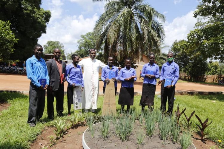 Choir members from St. John Bosco Chapel pays courtesy visit to Bishop Hiiboro, terming their visit “God’s Blessing”