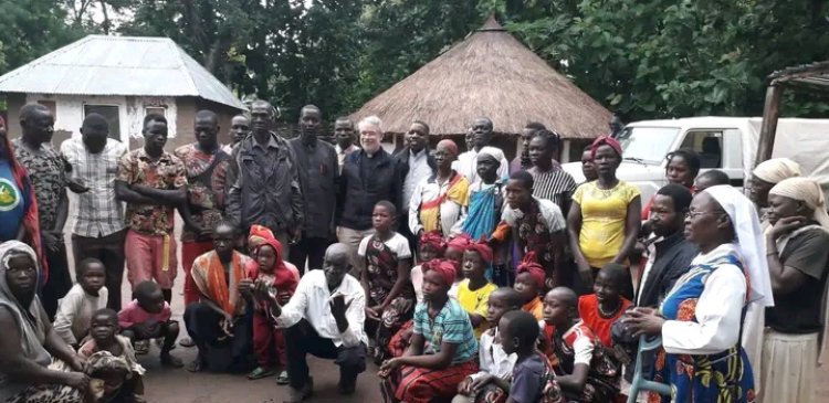 IDPs in Ezo appeal to the Visiting American Priest for more Farming Tools