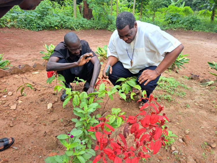 Santo Baballa Urges Yambio Community to Embrace Flower Cultivation for Environmental and Economic Gains