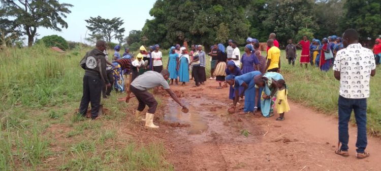 Ezo County Committee Receives Tools to Boost Road Project Ahead of Centenary Celebration